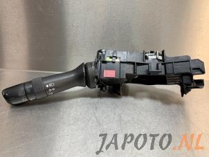 Usagé Commutateur lumière Toyota Prius (NHW20) 1.5 16V Prix € 34,95 Règlement à la marge proposé par Japoto Parts B.V.