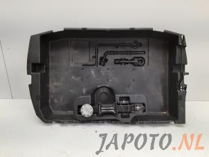 Usagé Kit d'outils Toyota Prius (NHW20) 1.5 16V Prix € 24,95 Règlement à la marge proposé par Japoto Parts B.V.