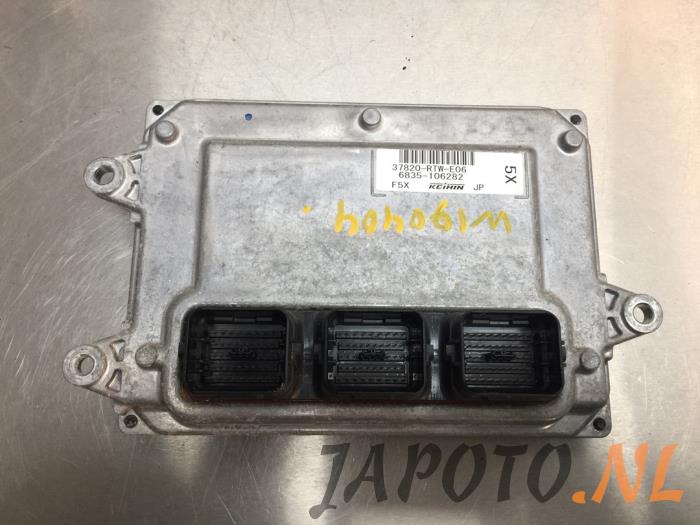 Used Engine management computer Honda CR-Z (ZF1) 1.5 Hybrid 16V Price € 157,45 Margin scheme offered by Japoto Parts B.V.
