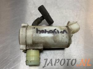 Usados Bomba de limpiaparabrisas delante Honda CR-Z (ZF1) 1.5 Hybrid 16V Precio € 19,95 Norma de margen ofrecido por Japoto Parts B.V.