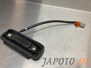 Used Tailgate handle Honda CR-Z (ZF1) 1.5 Hybrid 16V Price € 24,95 Margin scheme offered by Japoto Parts B.V.