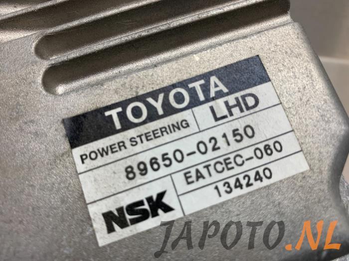 Lenkkraftverstärker Steuergerät van een Toyota Corolla (E12) 1.8 16V TS VVT-i 2005