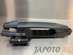 Used Door handle 2-door, left Toyota Corolla (E12) 1.8 16V TS VVT-i Price € 19,95 Margin scheme offered by Japoto Parts B.V.