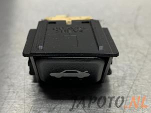 Gebrauchte Schalter Heckklappe Mazda RX-8 (SE17) M5 Preis € 14,95 Margenregelung angeboten von Japoto Parts B.V.