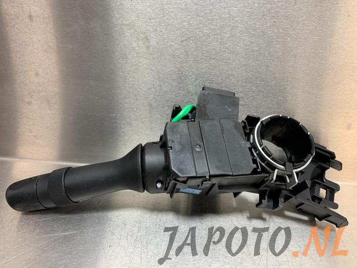 Light switch from a Toyota Yaris III (P13) 1.5 16V Dual VVT-iE 2017