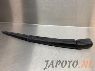 Used Rear wiper arm Suzuki Grand Vitara II (JT) 2.0 16V Price € 14,99 Margin scheme offered by Japoto Parts B.V.