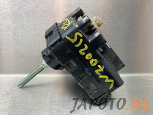 Używane Silnik reflektora Suzuki Grand Vitara II (JT) 2.0 16V Cena € 19,95 Procedura marży oferowane przez Japoto Parts B.V.