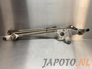 Used Wiper mechanism Suzuki Grand Vitara II (JT) 2.0 16V Price € 49,95 Margin scheme offered by Japoto Parts B.V.