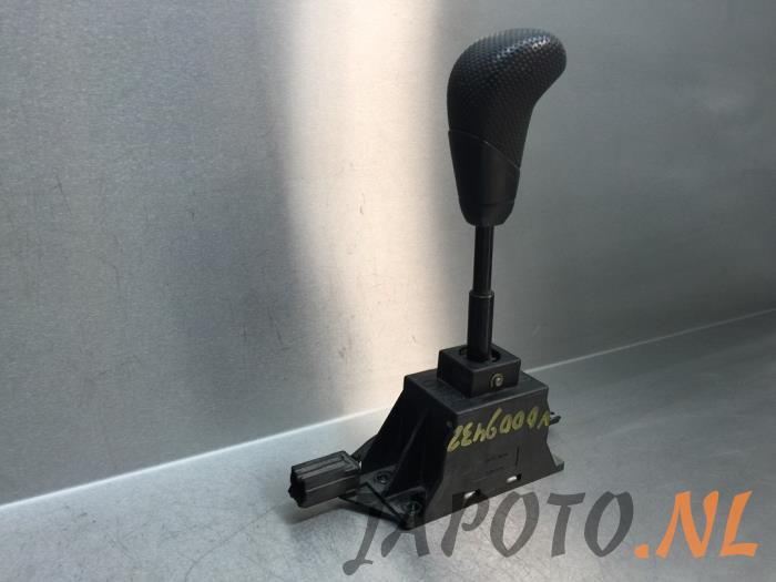 Selection lever 4X4 from a Mitsubishi Pajero Canvas Top (V6/7) 3.2 DI-D 16V 2004