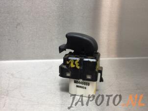 Used Electric window switch Mitsubishi Pajero Canvas Top (V6/7) 3.2 DI-D 16V Price € 14,95 Margin scheme offered by Japoto Parts B.V.
