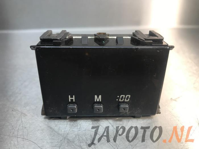 Używane Zegar Daihatsu Copen 0.7 Turbo 16V Cena € 31,45 Procedura marży oferowane przez Japoto Parts B.V.