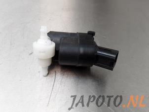 Used Windscreen washer pump Hyundai i20 (GBB) 1.0 T-GDI 100 12V Price € 18,09 Inclusive VAT offered by Japoto Parts B.V.