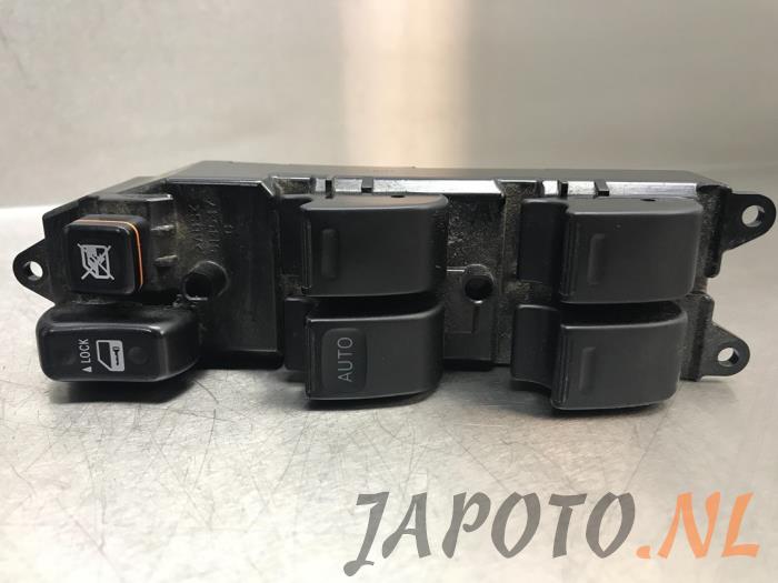 Usados Interruptor combinado de ventanillas Toyota Prius (NHW20) 1.5 16V Precio € 25,35 IVA incluido ofrecido por Japoto Parts B.V.