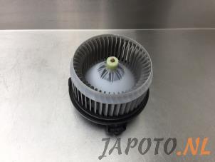 Usados Motor de ventilador de calefactor Toyota RAV4 (A4) 2.0 D-4D 16V 4x2 Precio € 64,95 Norma de margen ofrecido por Japoto Parts B.V.
