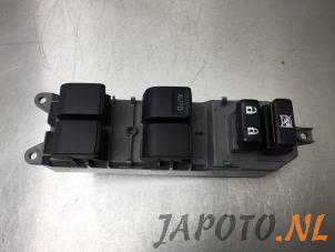 Usagé Commutateur combi vitres Toyota RAV4 (A4) 2.0 D-4D 16V 4x2 Prix € 74,95 Règlement à la marge proposé par Japoto Parts B.V.