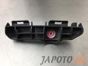 Usagé Support pare-chocs arrière gauche Toyota RAV4 (A4) 2.0 D-4D 16V 4x2 Prix € 14,95 Règlement à la marge proposé par Japoto Parts B.V.