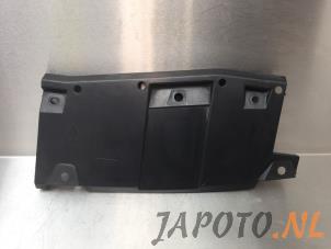 Używane Element zderzaka lewy tyl Toyota RAV4 (A4) 2.0 D-4D 16V 4x2 Cena € 35,00 Procedura marży oferowane przez Japoto Parts B.V.