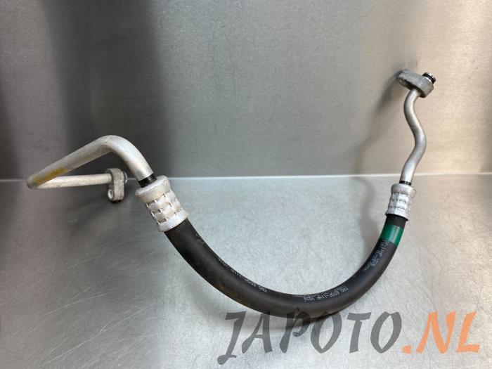 Tubo de aire acondicionado de un Toyota RAV4 (A4) 2.0 D-4D 16V 4x2 2014