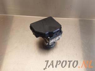Używane Pompa ABS Toyota RAV4 (A4) 2.0 D-4D 16V 4x2 Cena € 249,00 Procedura marży oferowane przez Japoto Parts B.V.