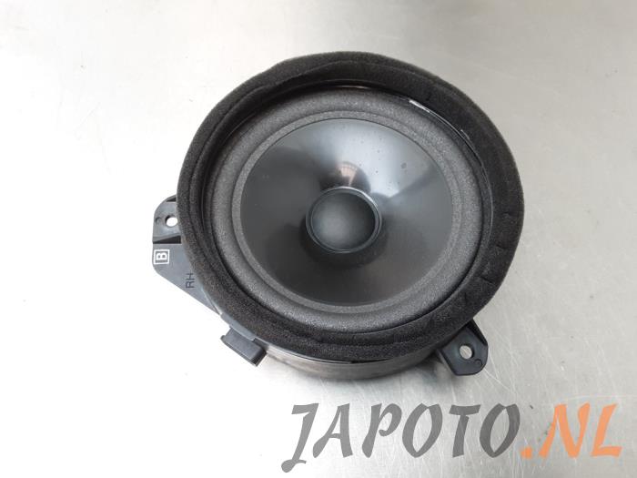 Używane Glosnik Subaru Forester (SH) 2.0D Cena € 31,70 Z VAT oferowane przez Japoto Parts B.V.