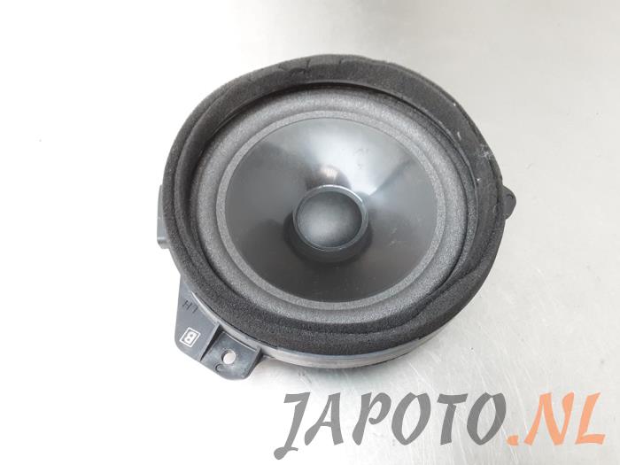 Używane Glosnik Subaru Forester (SH) 2.0D Cena € 31,70 Z VAT oferowane przez Japoto Parts B.V.
