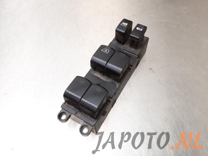 Usados Interruptor combinado de ventanillas Subaru Forester (SH) 2.0D Precio € 44,41 IVA incluido ofrecido por Japoto Parts B.V.