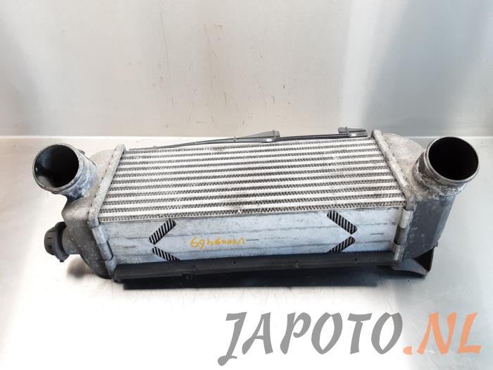 Usados Intercooler Kia Sportage (SL) 2.0 CRDi 16V VGT 4x4 Precio € 190,51 IVA incluido ofrecido por Japoto Parts B.V.