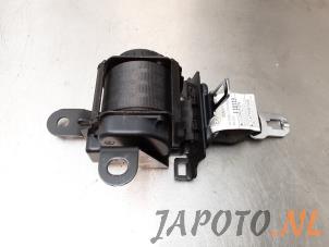 Usagé Ceinture de sécurité arrière centre Kia Sportage (SL) 2.0 CRDi 16V VGT 4x4 Prix € 42,29 Prix TTC proposé par Japoto Parts B.V.