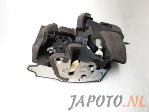 Usagé Serrure arrière gauche Mazda CX-7 2.3 MZR DISI Turbo 16V Prix € 49,95 Règlement à la marge proposé par Japoto Parts B.V.