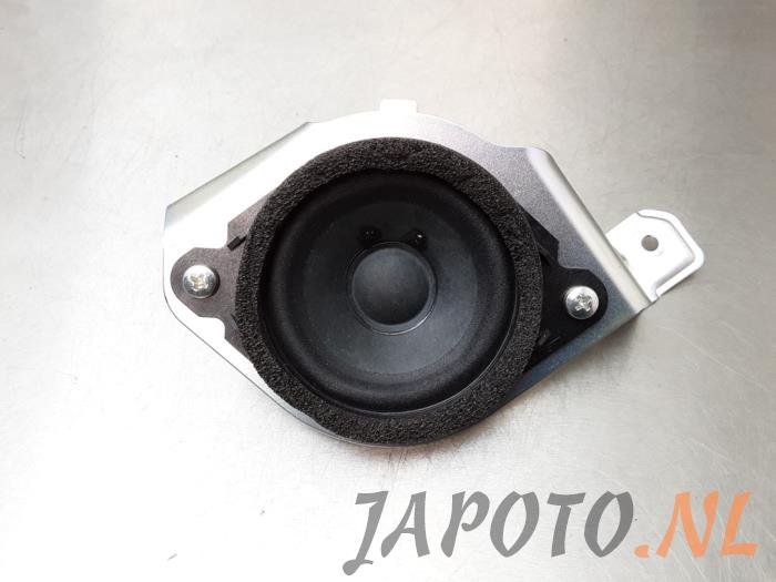 Używane Glosnik Mazda CX-7 2.3 MZR DISI Turbo 16V Cena € 15,70 Procedura marży oferowane przez Japoto Parts B.V.