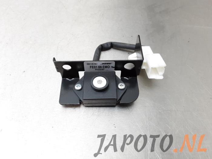 Używane Glosnik Mazda CX-7 2.3 MZR DISI Turbo 16V Cena € 20,95 Procedura marży oferowane przez Japoto Parts B.V.