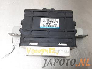 Usagé Transfer module 4x4 Mitsubishi Pajero Canvas Top (V6/7) 3.2 DI-D 16V Prix € 99,00 Règlement à la marge proposé par Japoto Parts B.V.