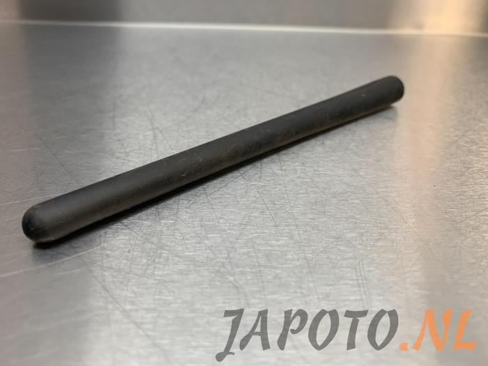 Używane Bat anteny Subaru Forester (SH) 2.0D Cena € 15,70 Procedura marży oferowane przez Japoto Parts B.V.