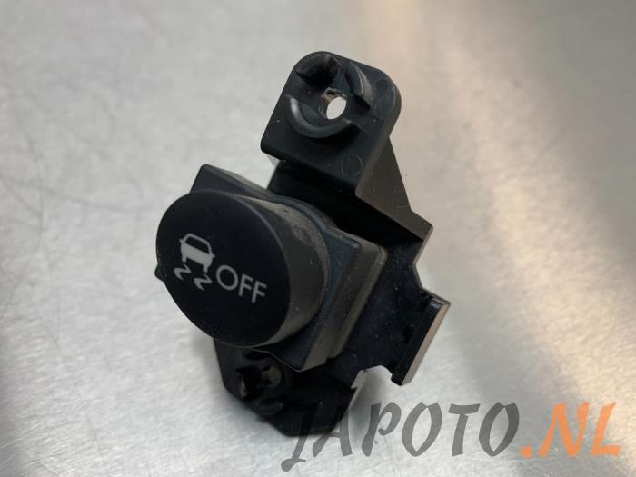 Używane Przelacznik ESP Subaru Forester (SH) 2.0D Cena € 10,49 Procedura marży oferowane przez Japoto Parts B.V.