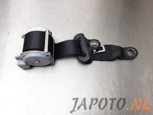 Usagé Ceinture de sécurité arrière gauche Toyota Aygo (B40) 1.0 12V VVT-i Prix € 14,95 Règlement à la marge proposé par Japoto Parts B.V.