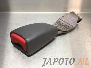 Usagé Insertion ceinture de sécurité arrière gauche Daihatsu Cuore (L251/271/276) 1.0 12V DVVT Prix € 14,95 Règlement à la marge proposé par Japoto Parts B.V.