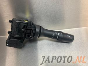 Usados Interruptor de limpiaparabrisas Lexus IS (E2) 250 2.5 V6 24V Precio € 39,99 Norma de margen ofrecido por Japoto Parts B.V.