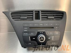 Used Radio CD player Honda Civic (FK1/2/3) 1.8i VTEC 16V Price € 135,00 Margin scheme offered by Japoto Parts B.V.