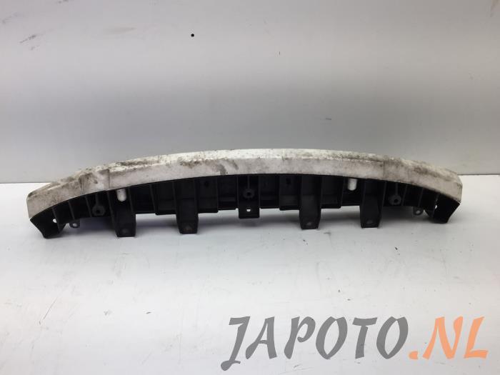 Front bumper, central component from a Subaru Legacy Touring Wagon (BP) 2.5 16V 2008
