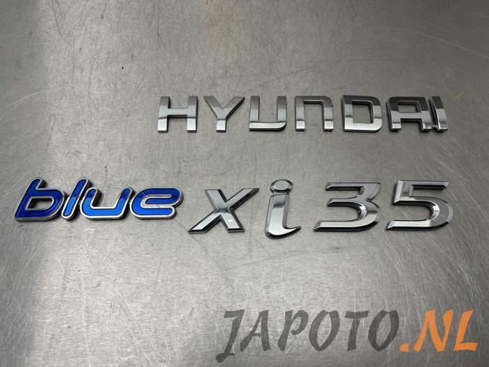 Używane Emblemat Hyundai iX35 (LM) 1.6 GDI 16V Cena € 20,95 Procedura marży oferowane przez Japoto Parts B.V.