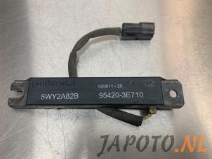 Used Keyless entry antenna Hyundai iX35 (LM) 1.6 GDI 16V Price € 34,95 Margin scheme offered by Japoto Parts B.V.