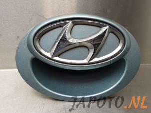 Used Tailgate handle Hyundai i20 1.2i 16V Price € 14,99 Margin scheme offered by Japoto Parts B.V.