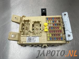 Usados Caja de fusibles Kia Rio IV (YB) 1.0i T-GDi 100 12V Precio € 74,95 Norma de margen ofrecido por Japoto Parts B.V.