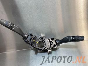 Usagé Commutateur combi colonne de direction Hyundai i20 (GBB) 1.0 T-GDI 100 12V Prix € 74,95 Règlement à la marge proposé par Japoto Parts B.V.