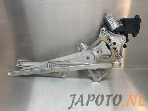 Usagé Lève vitre électrique avant droit Toyota Verso 2.0 16V D-4D-F Prix € 59,00 Règlement à la marge proposé par Japoto Parts B.V.
