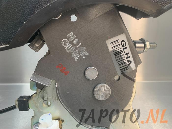 Parking brake lever from a Hyundai i20 (GBB) 1.0 T-GDI 100 12V 2019
