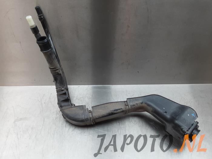 Fuel tank filler pipe from a Hyundai i20 (GBB) 1.0 T-GDI 100 12V 2019