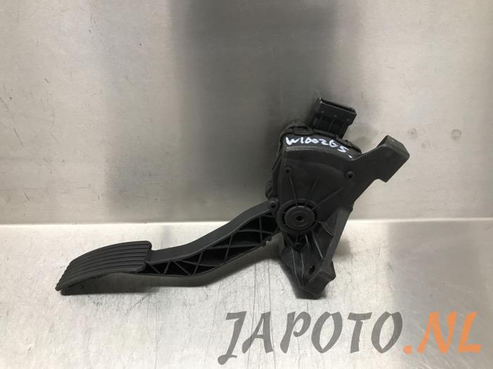 Accelerator pedal from a Mitsubishi Colt 1.3 16V 2009