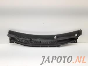 Used Cowl top grille Toyota Prius Plus (ZVW4) 1.8 16V Price € 49,95 Margin scheme offered by Japoto Parts B.V.
