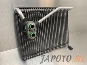 Używane Parownik klimatyzacji Kia Carens III (FG) 2.0i CVVT 16V Cena € 40,00 Procedura marży oferowane przez Japoto Parts B.V.